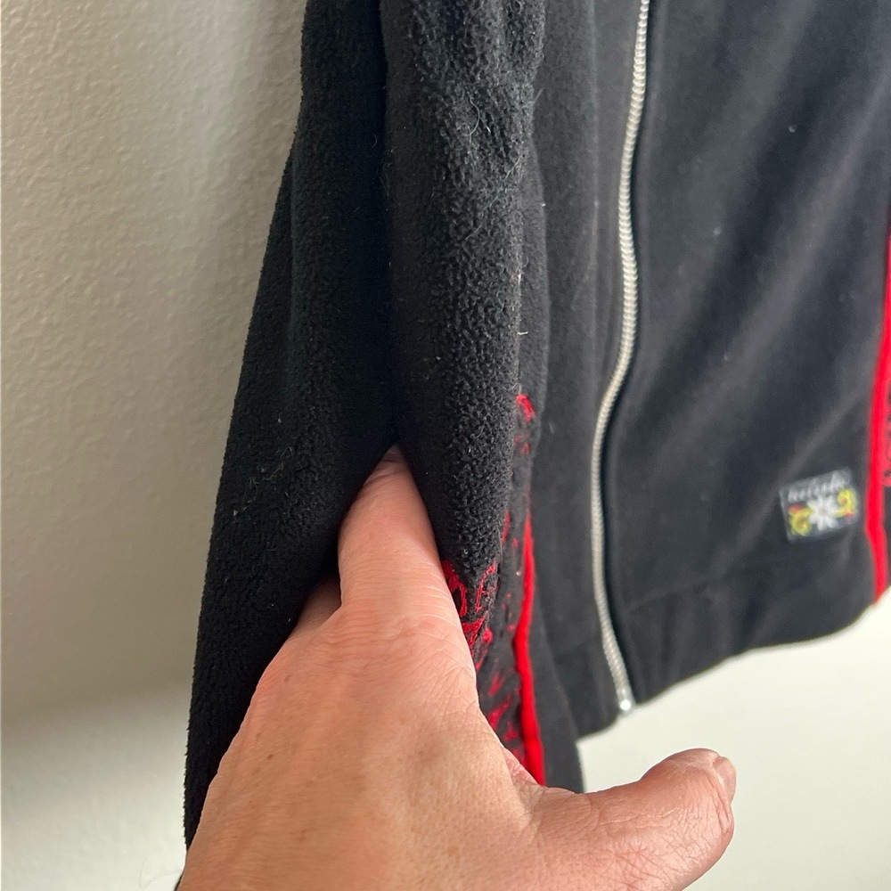 Icelandic Design Polar Fleece Vest Womens‎ XL Black Red Embroidery Nordic Scandi - Picture 6 of 9